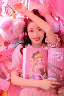 美丽人妻在超市被春药